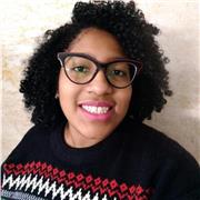 Professora de Espanhol ensina crianças
